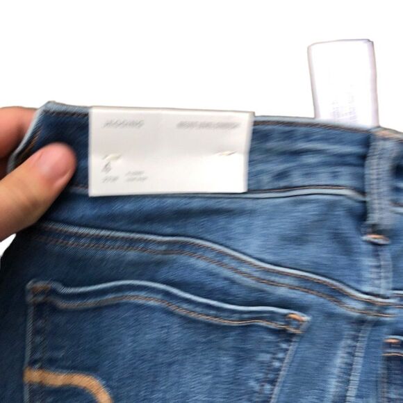 Brand New American Eagle Jeans Size 4 - Picture 9 of 10